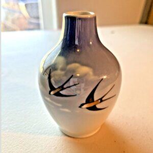 VIntage Royal Copenhagen 4” Vase With Swallows 2671 /1227